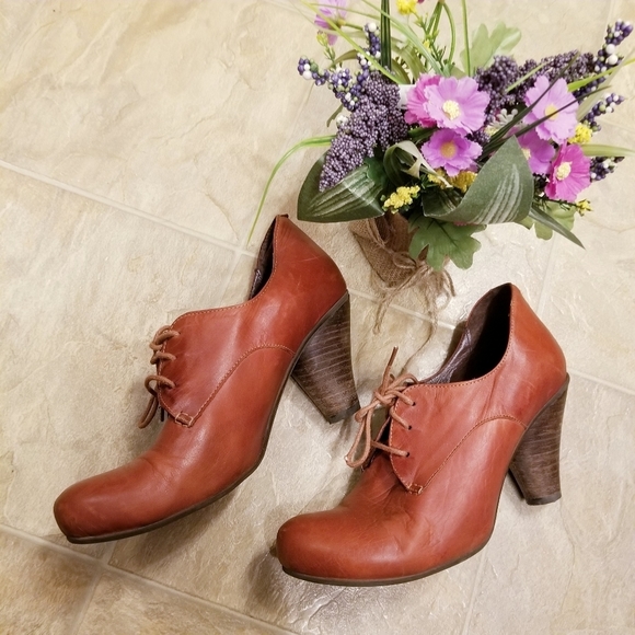 Chocolate Negro Shoes - Picture 3 of 6